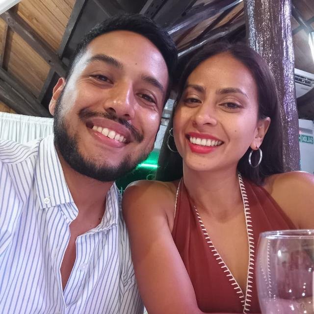 Florencia y Ruben sonriendo juntos